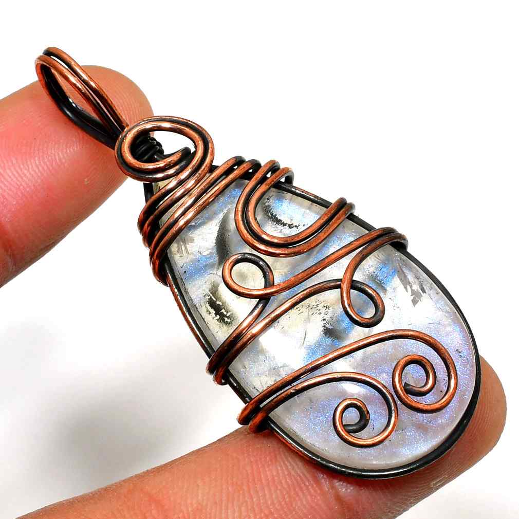 Luna’s Embrace – Moonstone & Oxidized Copper Pendant