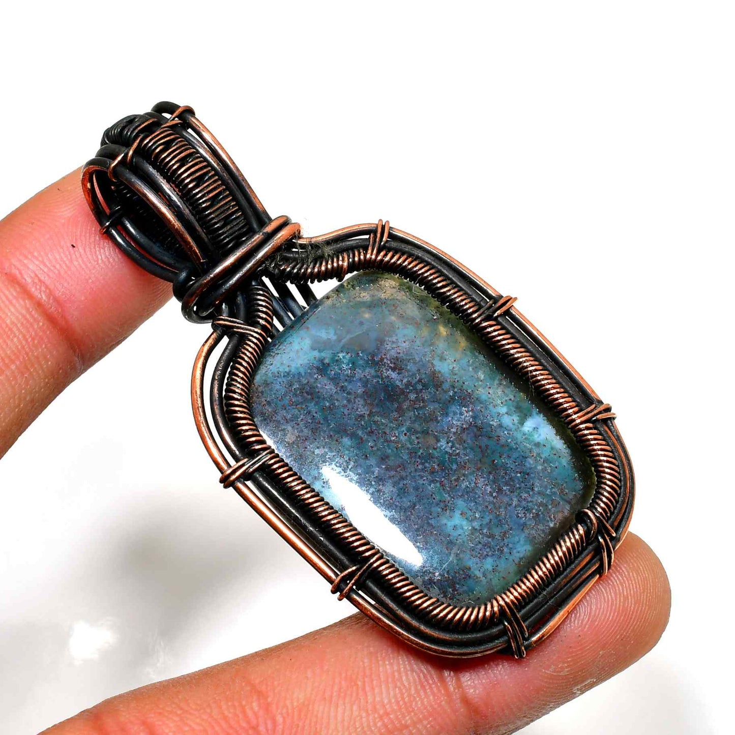 Celestia’s Glow – Labradorite Copper Pendant