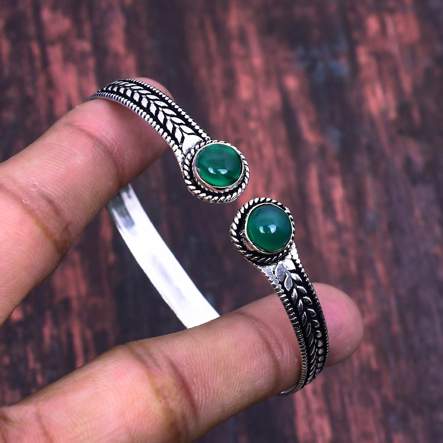 Verdant Equilibrium – Sterling Silver Onyx Cuff
