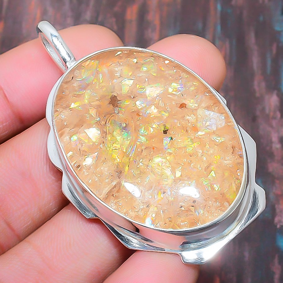 Radiant Dawn – Sterling Silver Sunstone Pendant