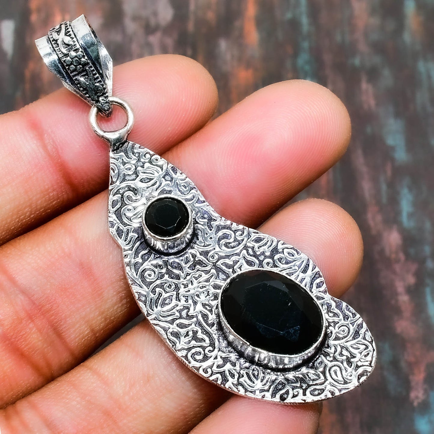 Onyx Illusion – Silver Filigree Pendant