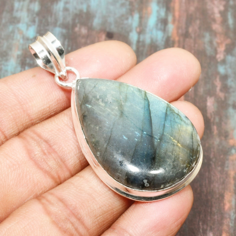 Mystic Aurora – Labradorite Sterling Silver Pendant