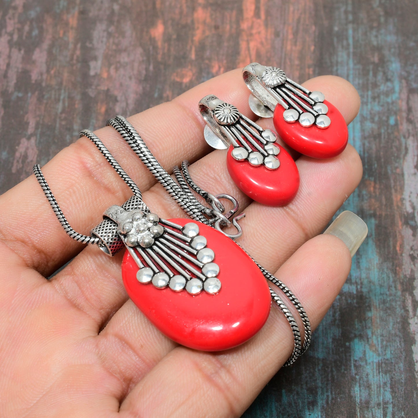 Coral Embrace – Sterling Silver Pendant & Earrings Set