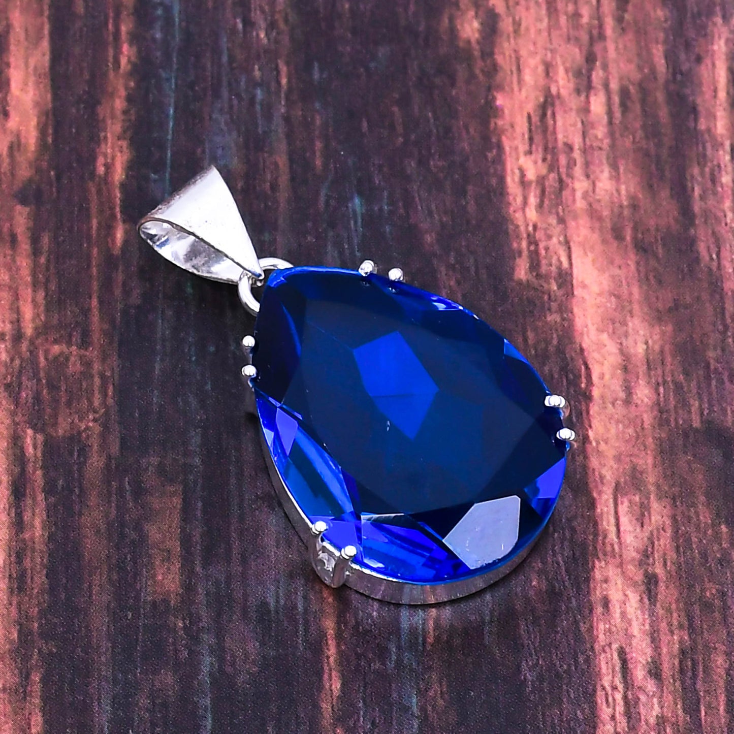 Azure Serenity – Sterling Silver Blue Gem Pendant