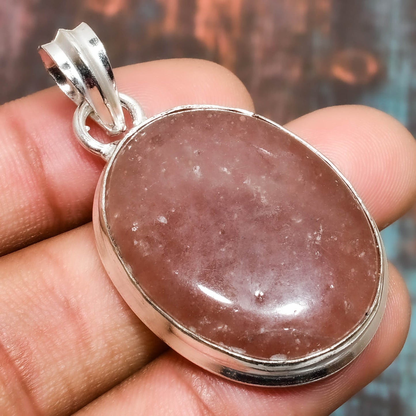 Rosa’s Charm – Rose Quartz Silver Pendant