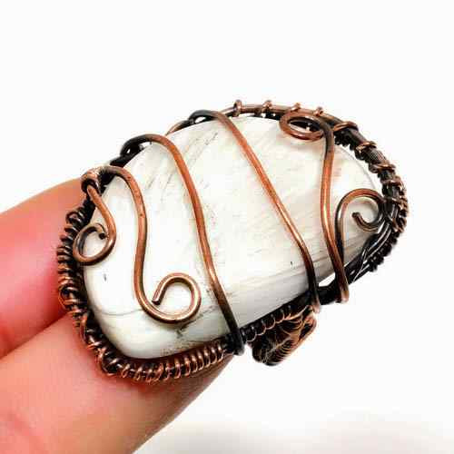 Selene’s Embrace – White Moonstone Copper Ring