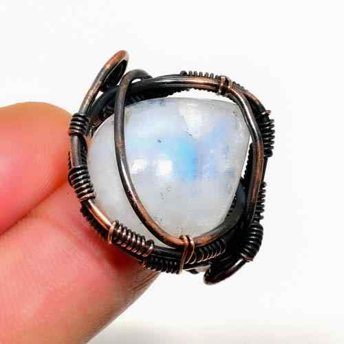 Luna’s Embrace – Copper & Moonstone Ring