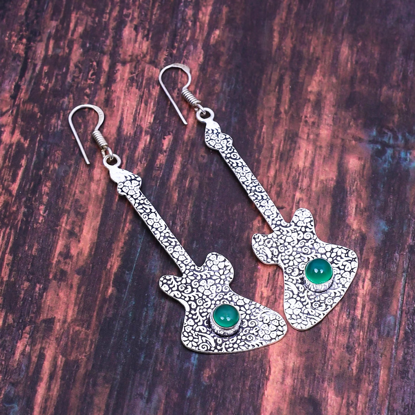 Rock ’n’ Roll Harmony – Green Agate Guitar Earrings