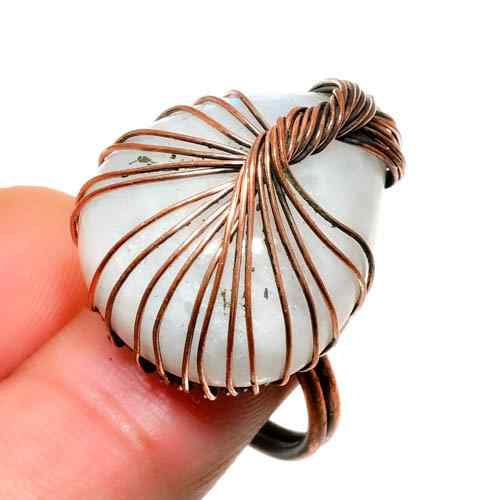 Luna’s Embrace – Copper Moonstone Ring