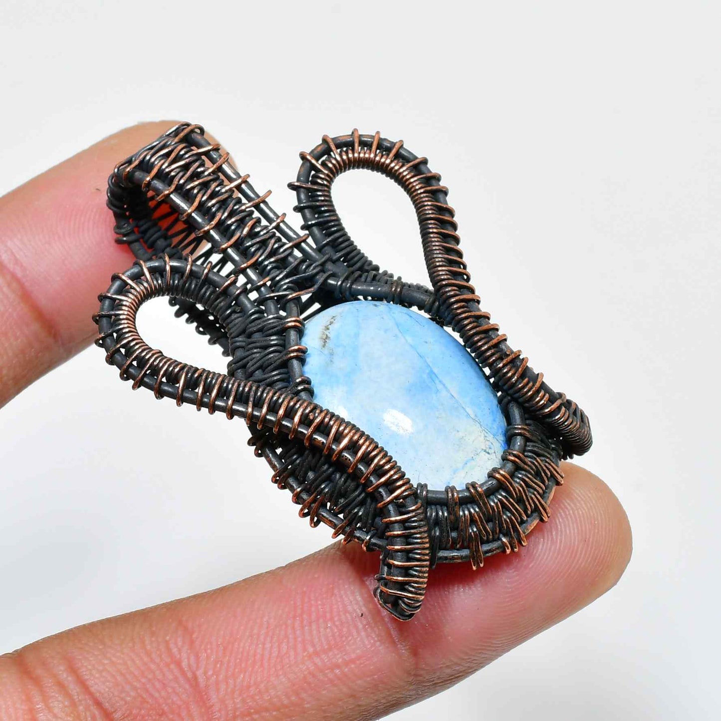 Aurora Shield – Copper-Wrapped Labradorite Pendant