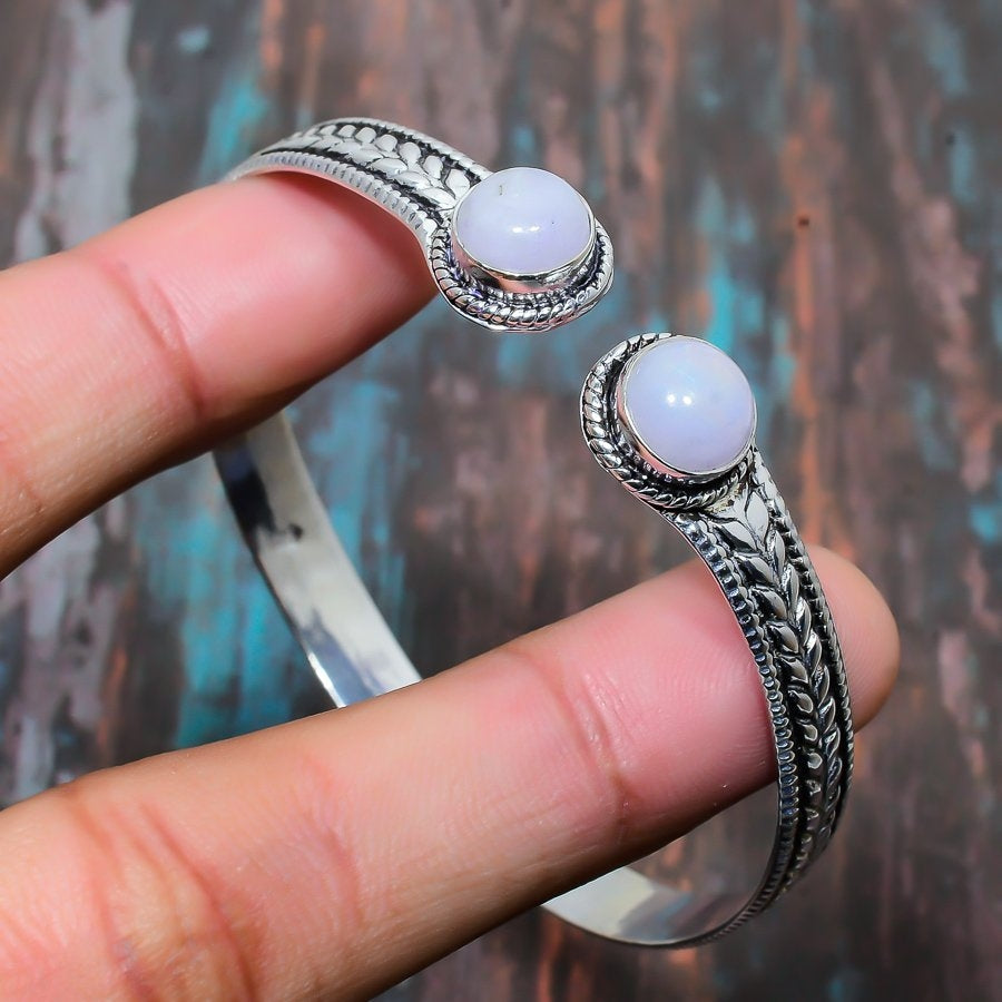 Luna’s Embrace – Lavender Silver Cuff