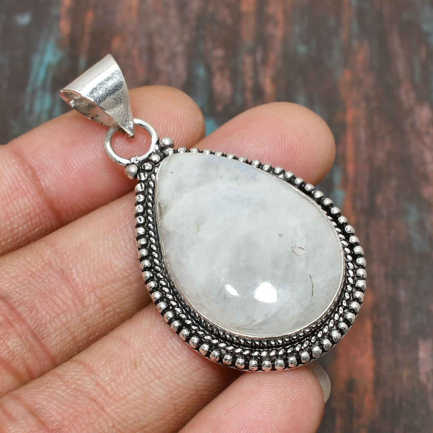 Moonlight Serenade – Silver Moonstone Pendant