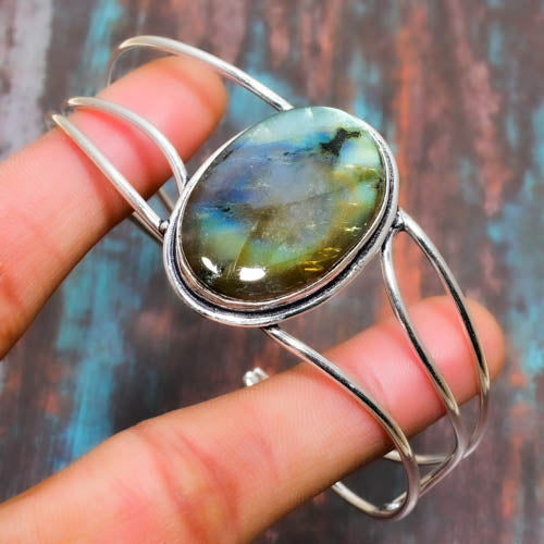 Celestial Embrace – Labradorite Sterling Bracelet
