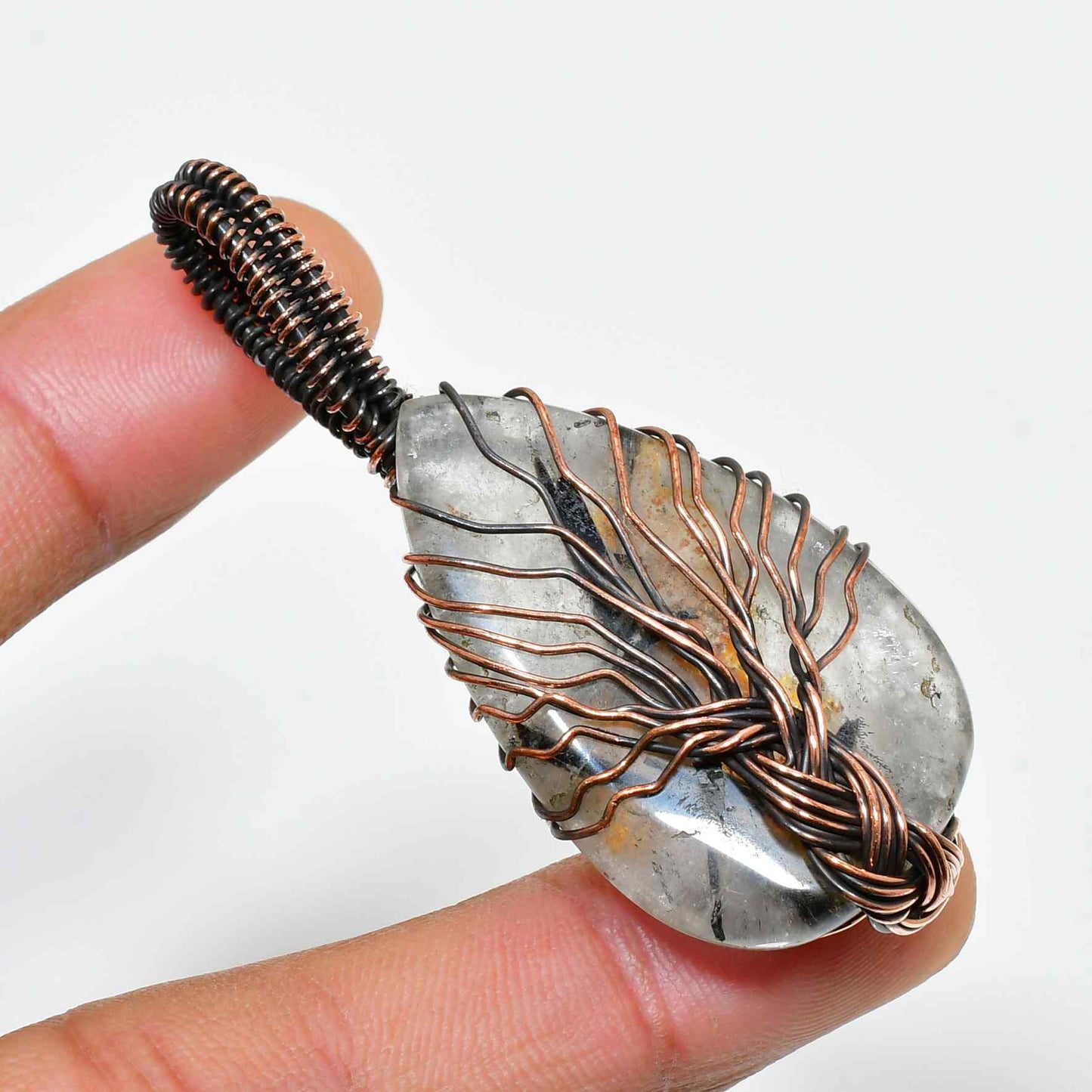 Serenity’s Embrace – Amethyst Copper Pendant