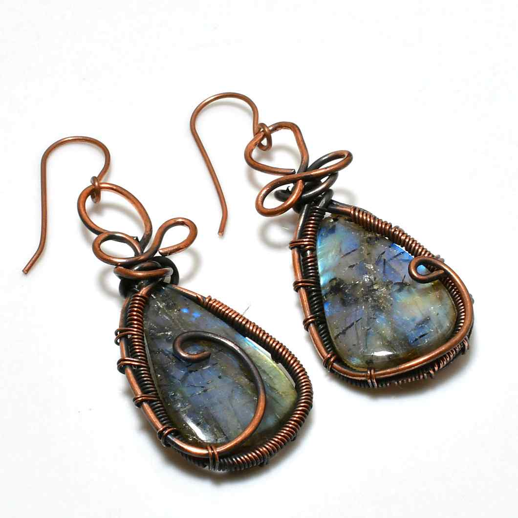 Luna’s Radiance – Labradorite Copper Earrings