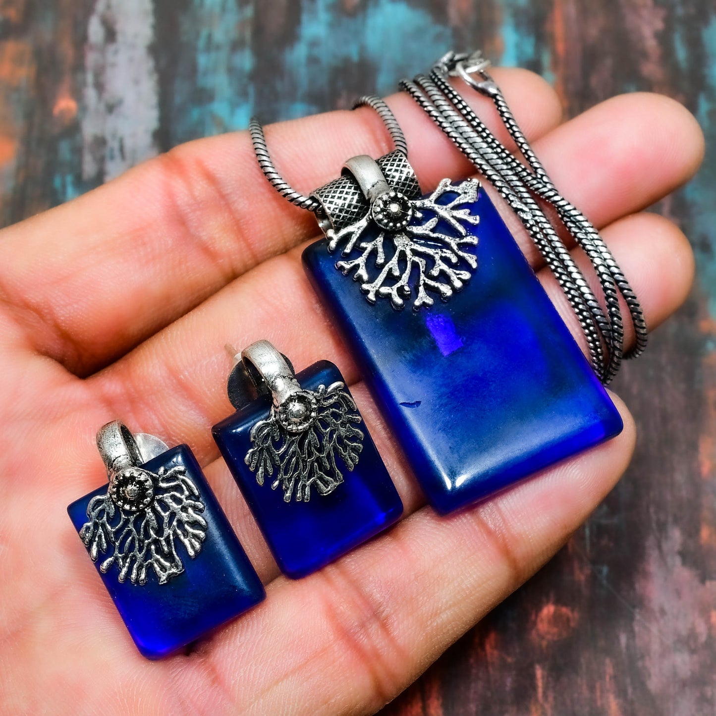 Ocean’s Embrace – Blue Glass & Silver Coral Set