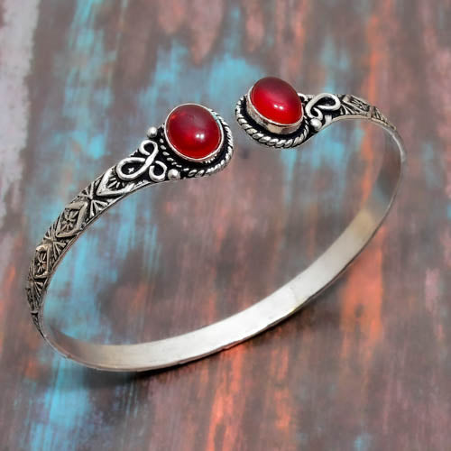 Ember’s Embrace – Carnelian Silver Cuff Bracelet