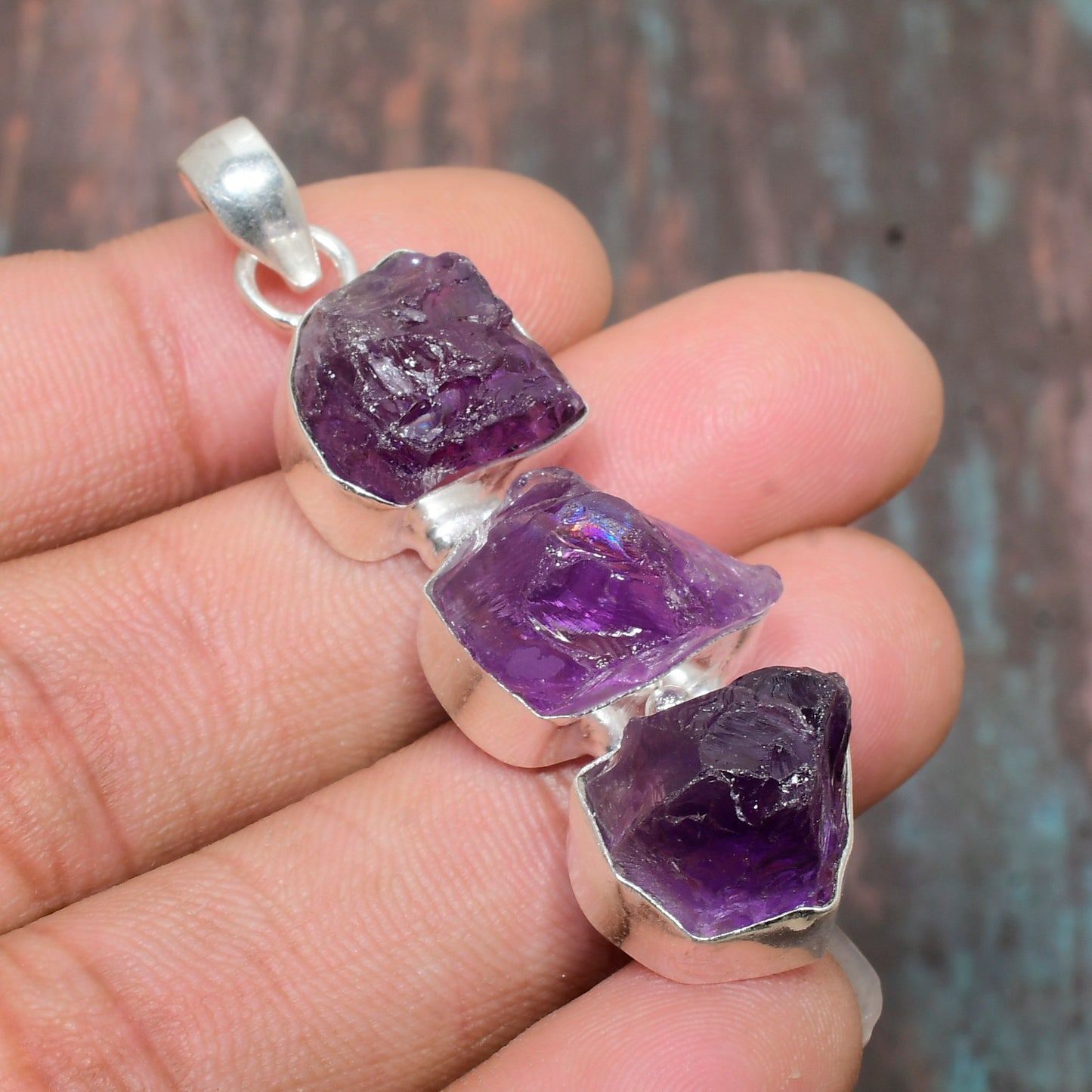 Serenity’s Embrace – Silver Amethyst Pendant