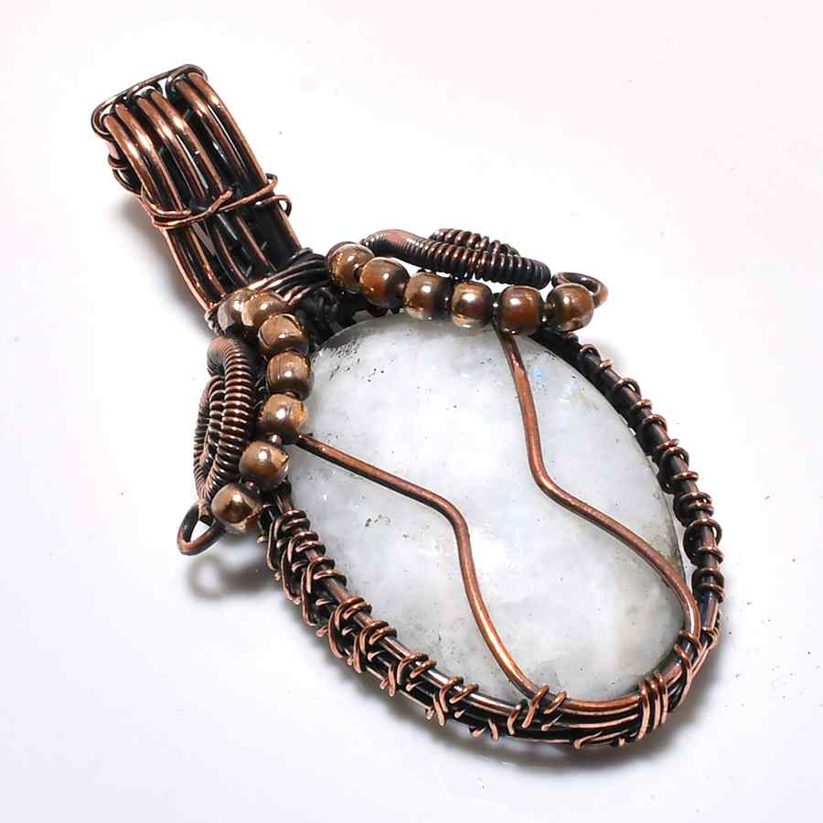 Guardian’s Gleam – Quartz Copper Pendant