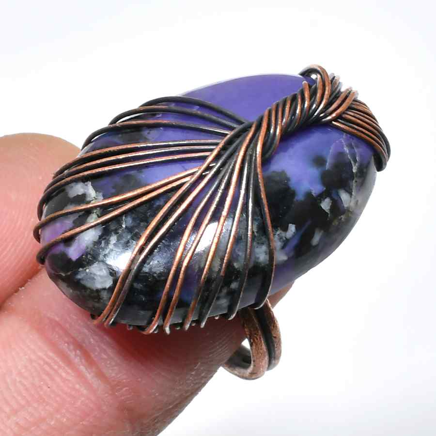 Serenity’s Embrace – Amethyst Copper Ring