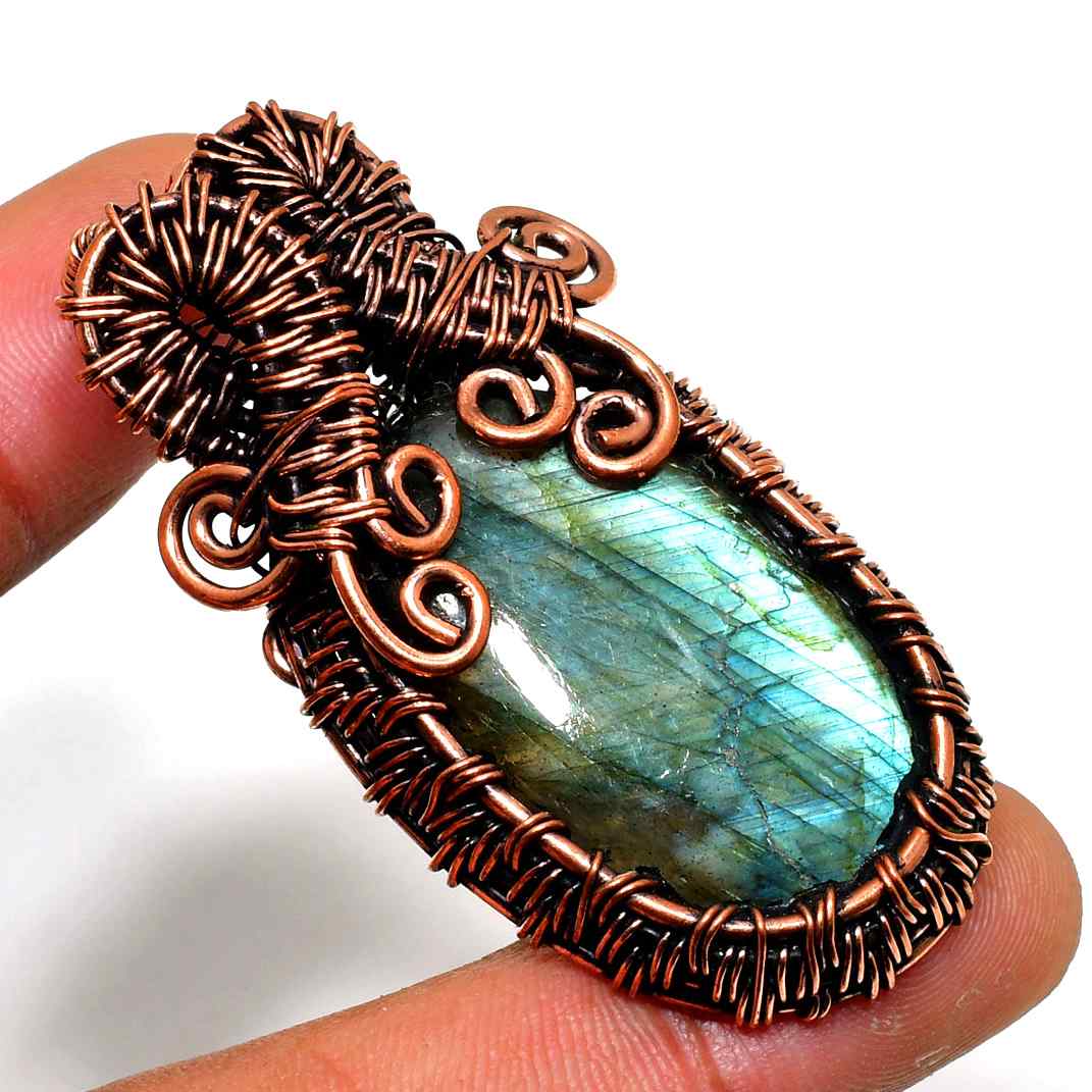 Aurora’s Veil – Labradorite Copper Pendant