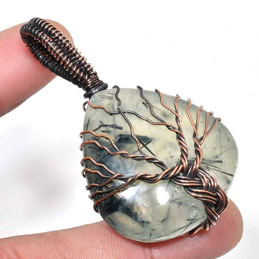 Spirit’s Embrace – Amethyst Copper Pendant