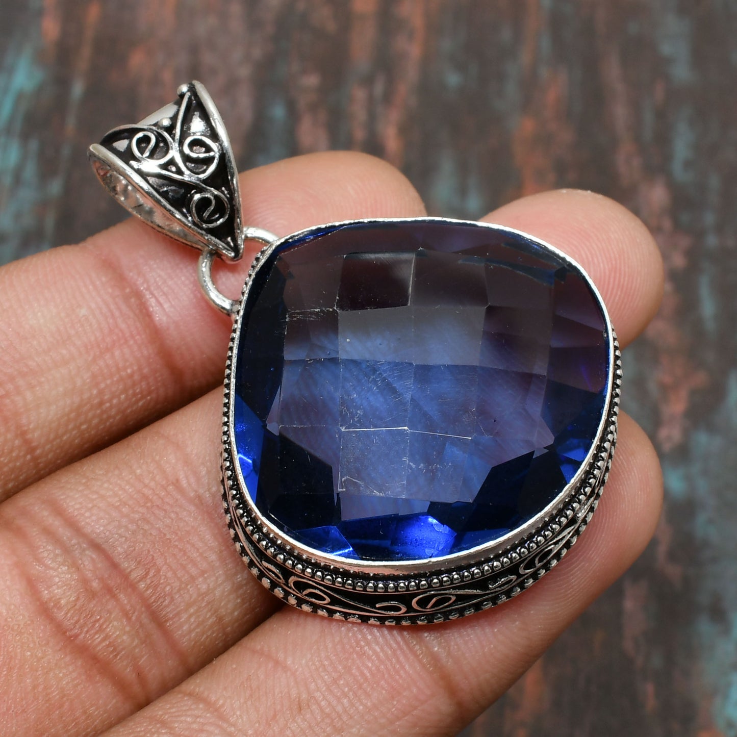 Azure Serenity – Sterling Silver Blue Sapphire Pendant