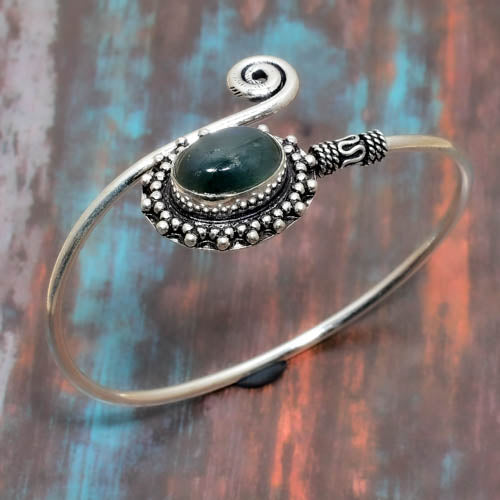 Verdant Whisper – Silver Boho Bracelet