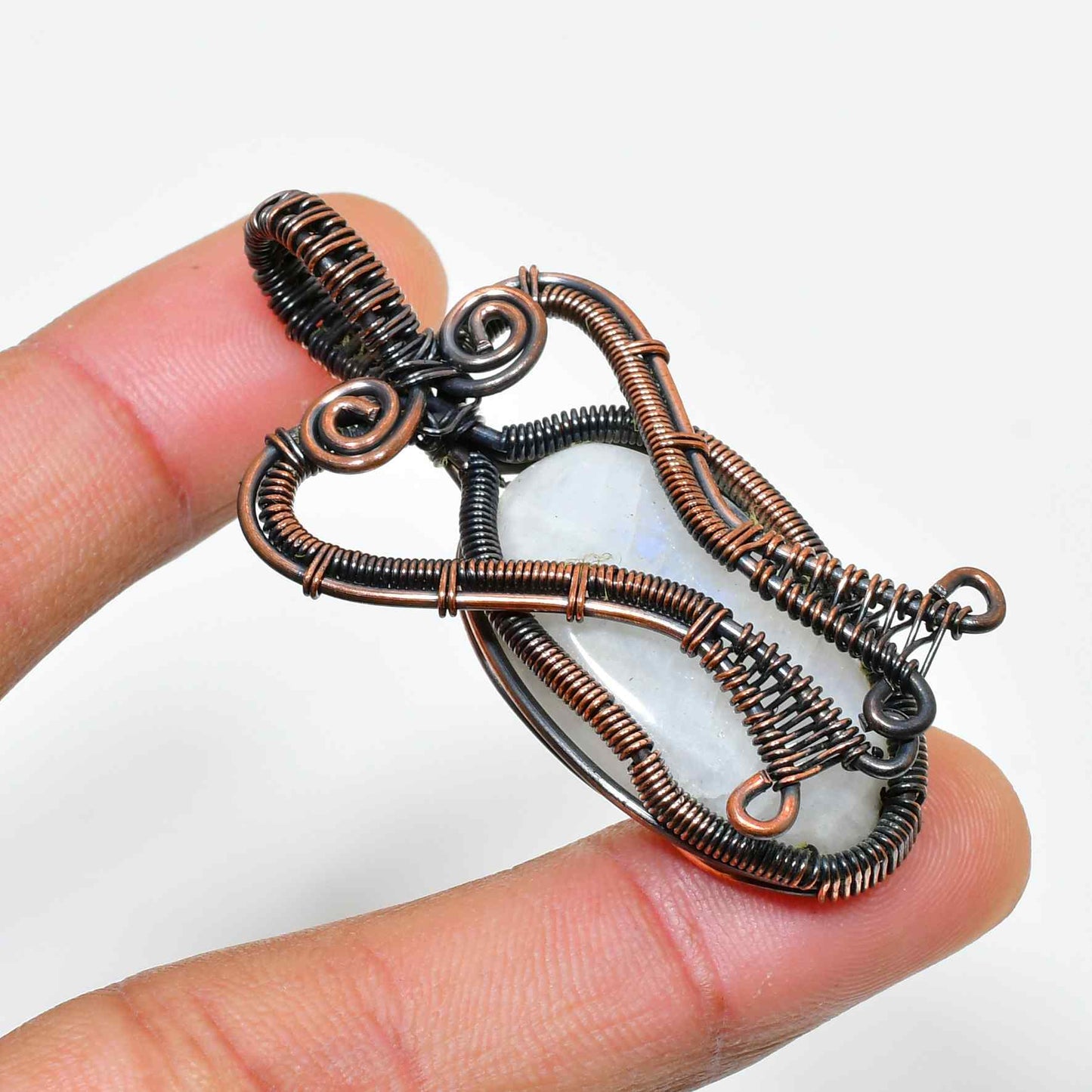 Moonlit Embrace – Copper-Wrapped Moonstone Pendant