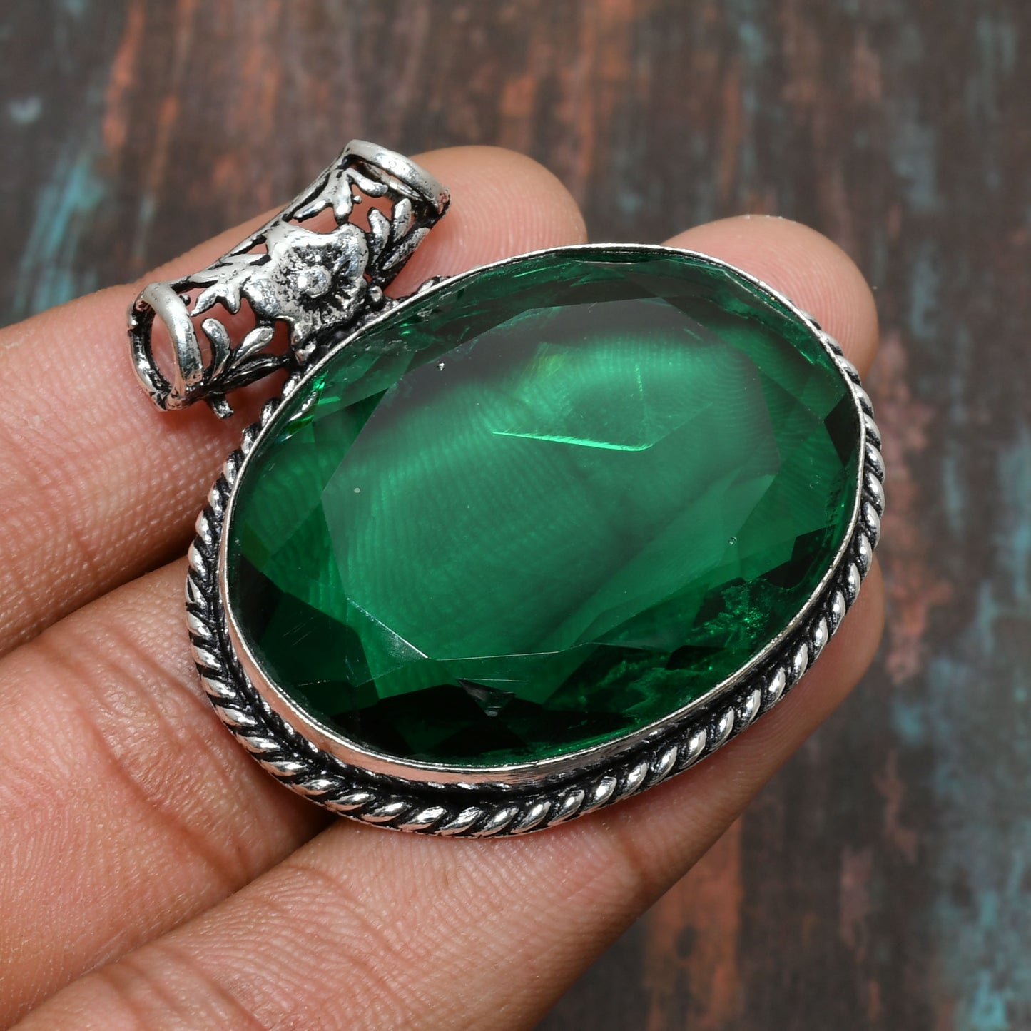 Celestial Harmony – Sterling Silver Emerald Pendant