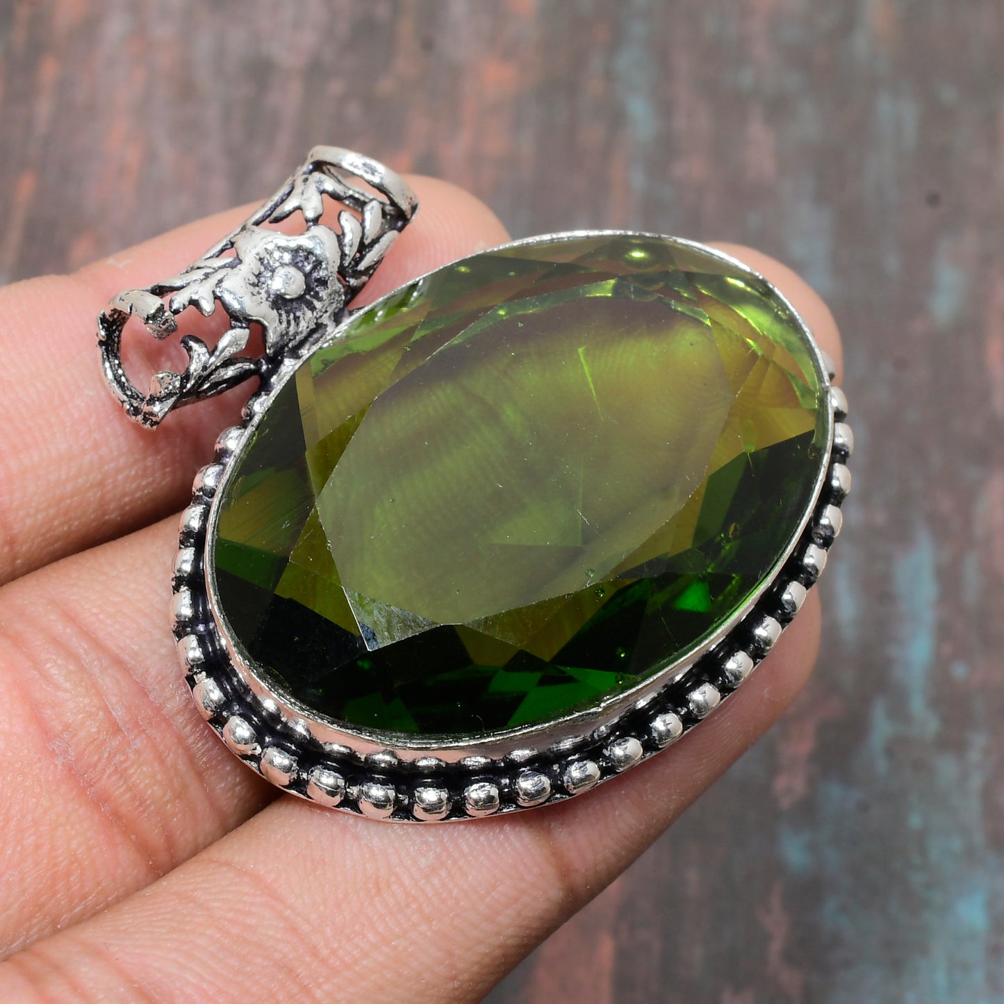 Emerald Whisper – Silver Serenity Pendant