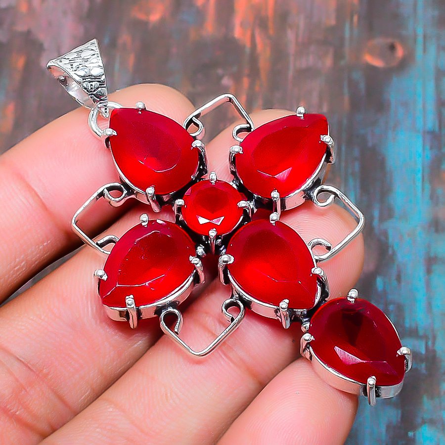 Crimson Embrace – Silver & Red Gemstone Pendant