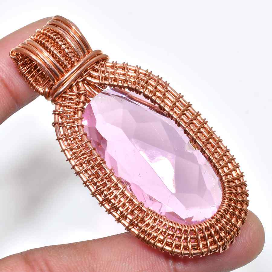 Heart’s Embrace – Rose Quartz & Rose Gold Pendant