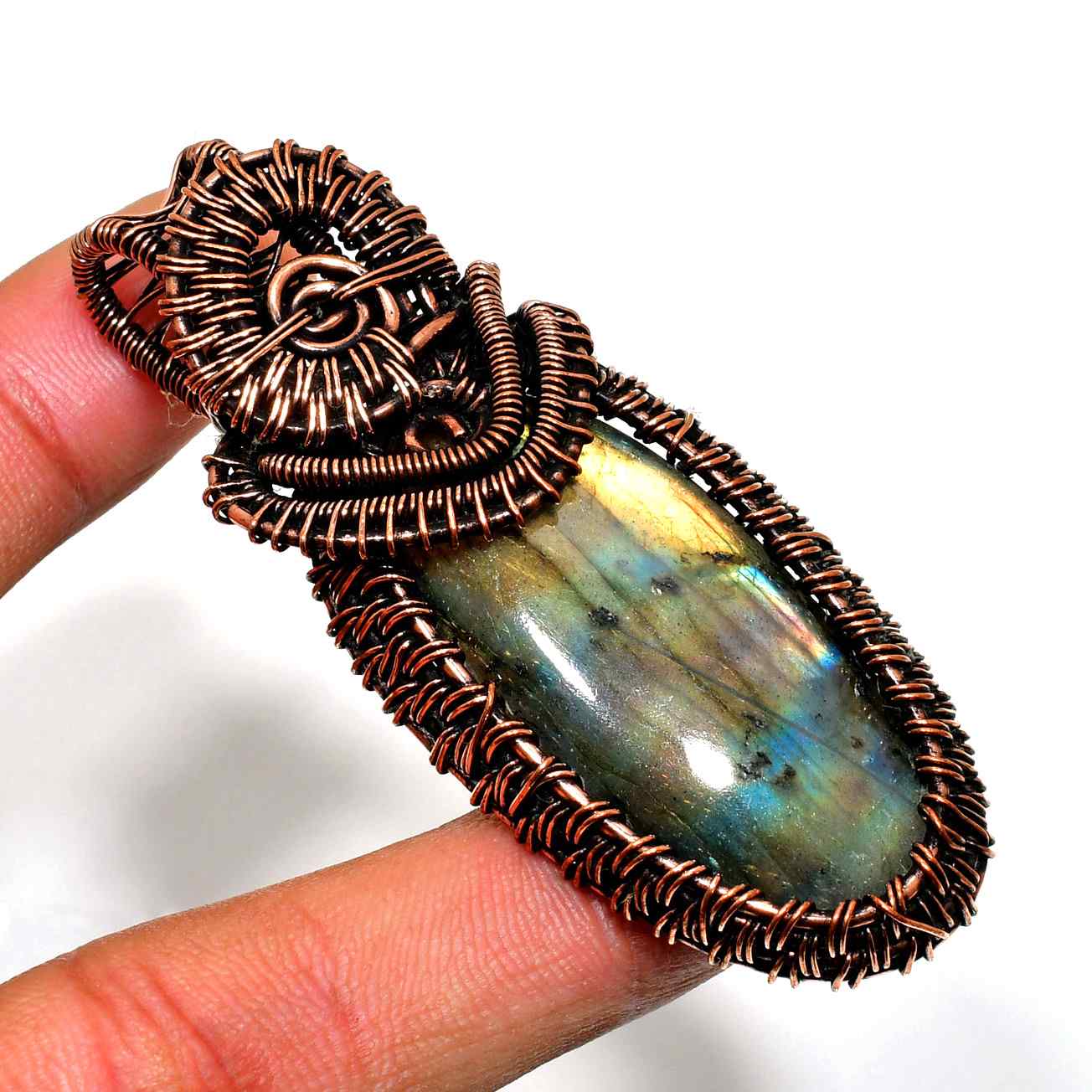 Selene’s Shimmer – Labradorite Copper Pendant