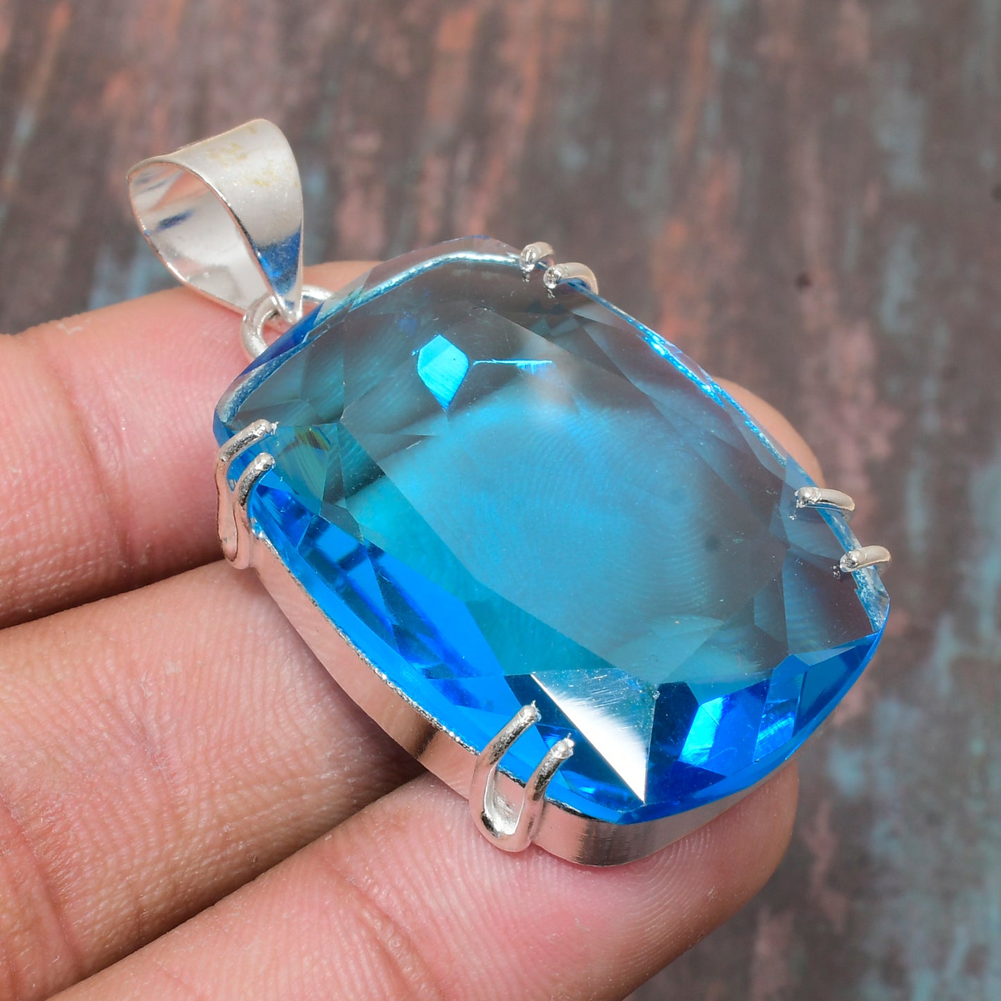Azure Serenity – Sterling Silver Blue Gemstone Pendant