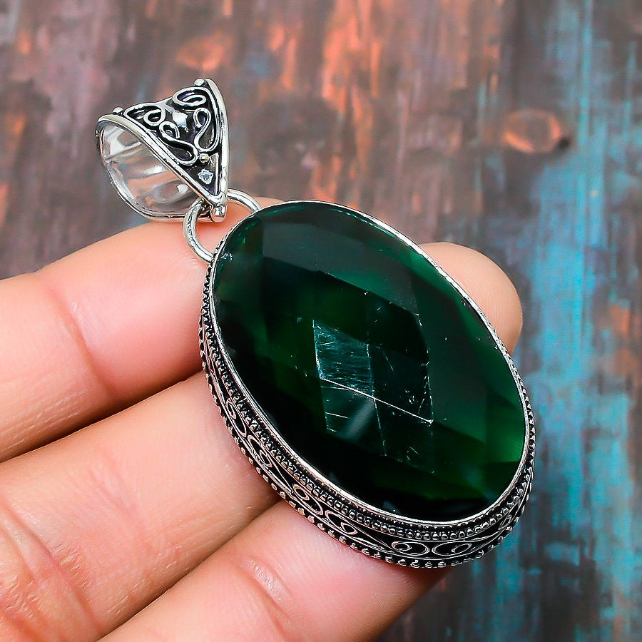 Emerald’s Embrace – Sterling Silver Filigree Pendant