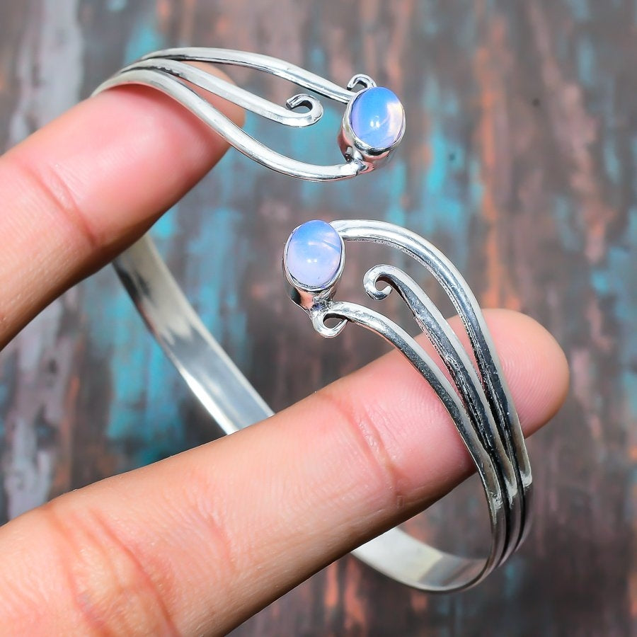 Luna’s Embrace – Silver Moonstone Cuff