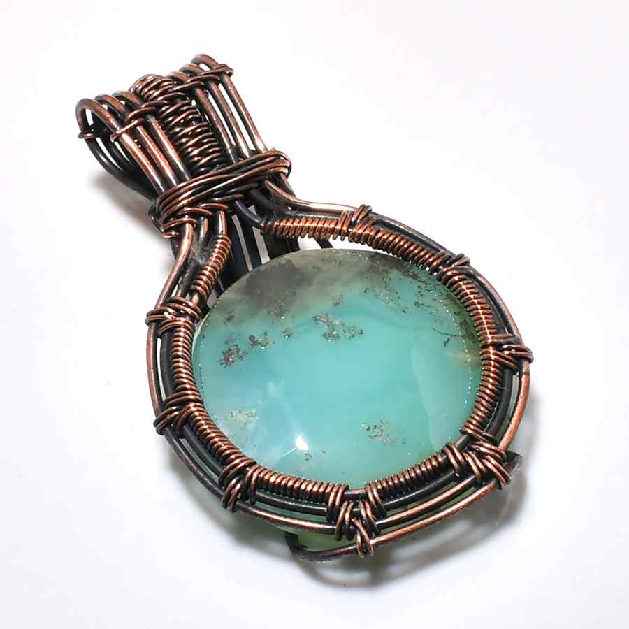 Emerald Embrace – Chalcedony Copper Pendant