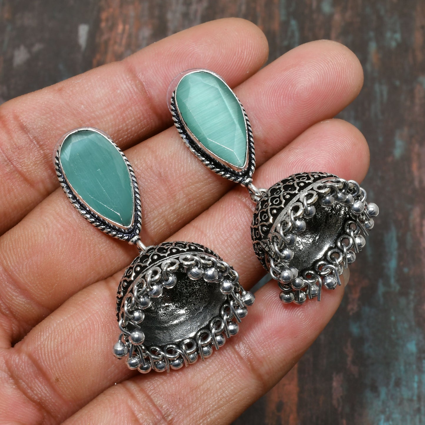 Silver Breeze – Mint Chalcedony Filigree Earrings