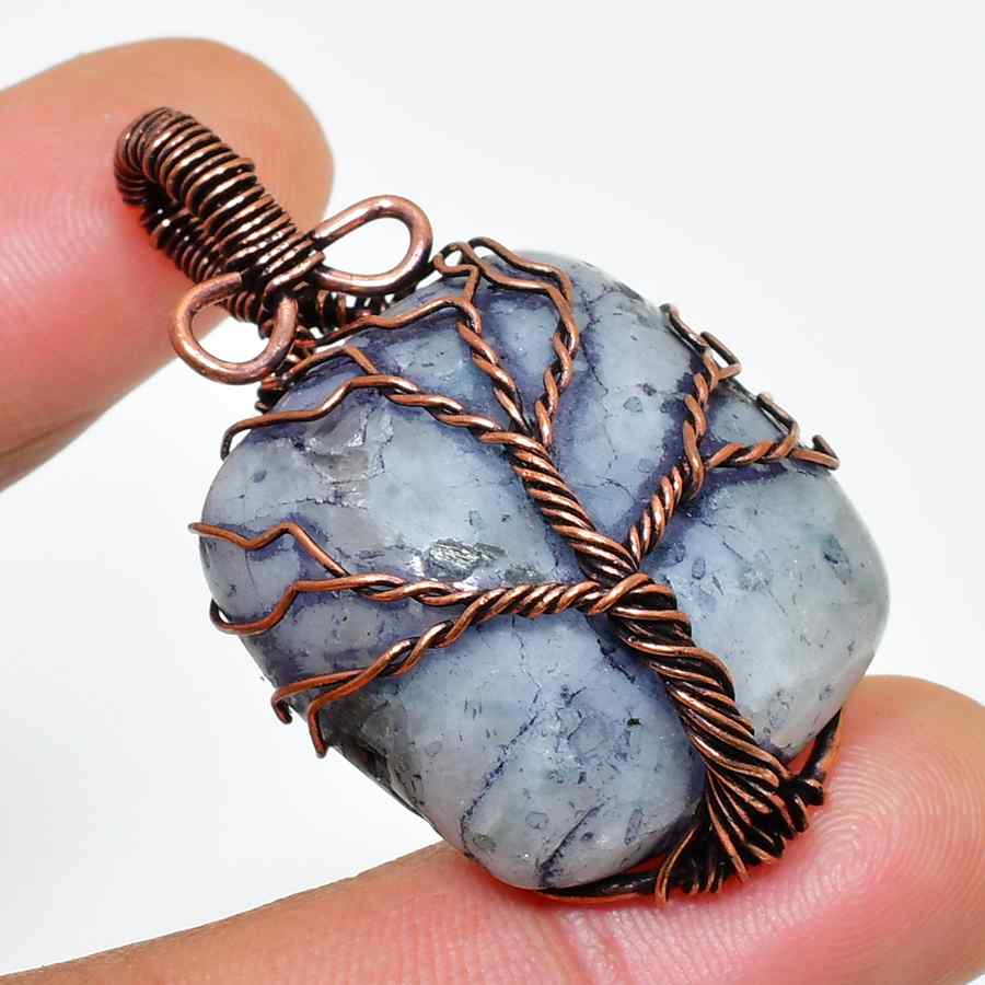 Serenity’s Embrace – Amethyst Copper Pendant