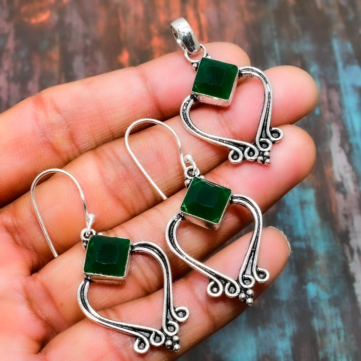 Emerald Embrace – Jade Heart Jewelry Set