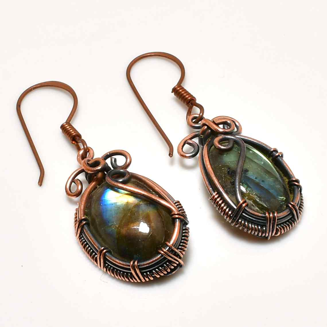 Selene’s Glow – Labradorite & Copper Earrings