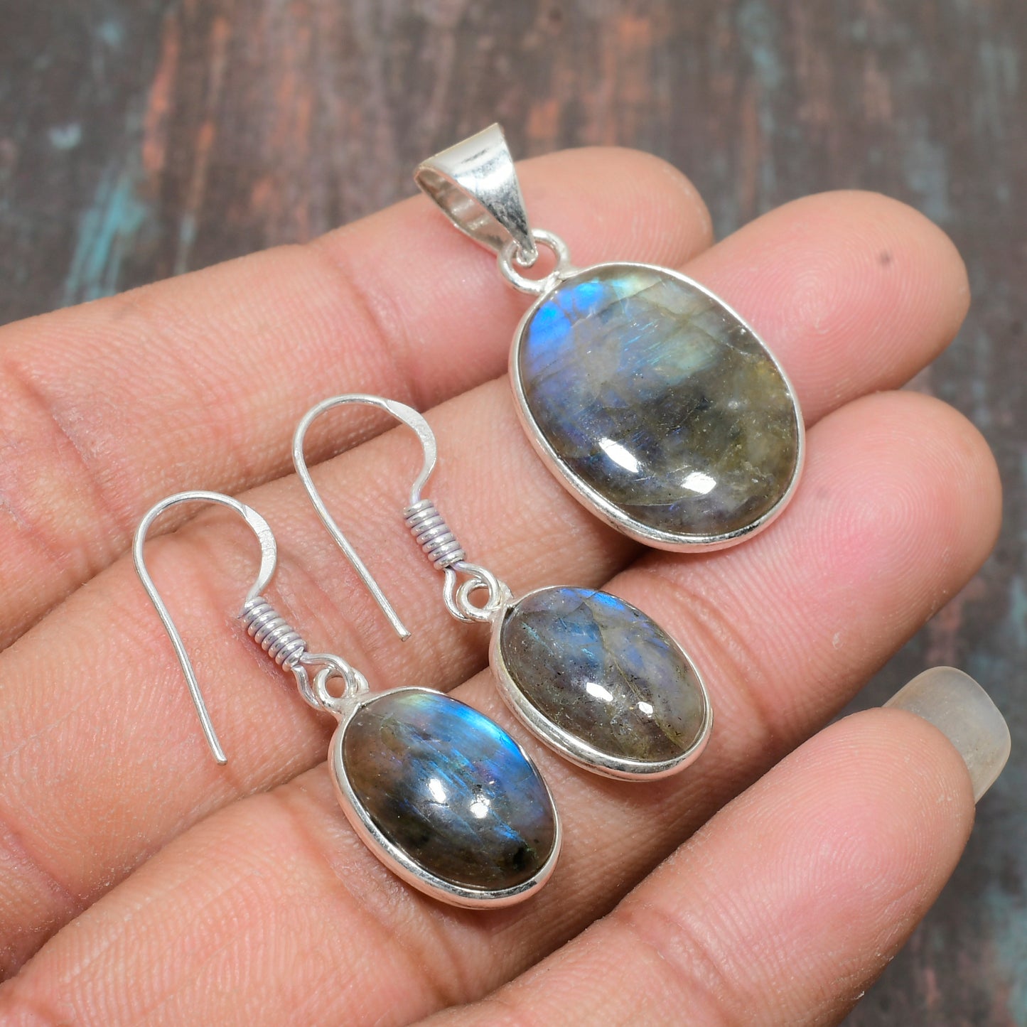 Aurora’s Veil – Labradorite Sterling Silver Set