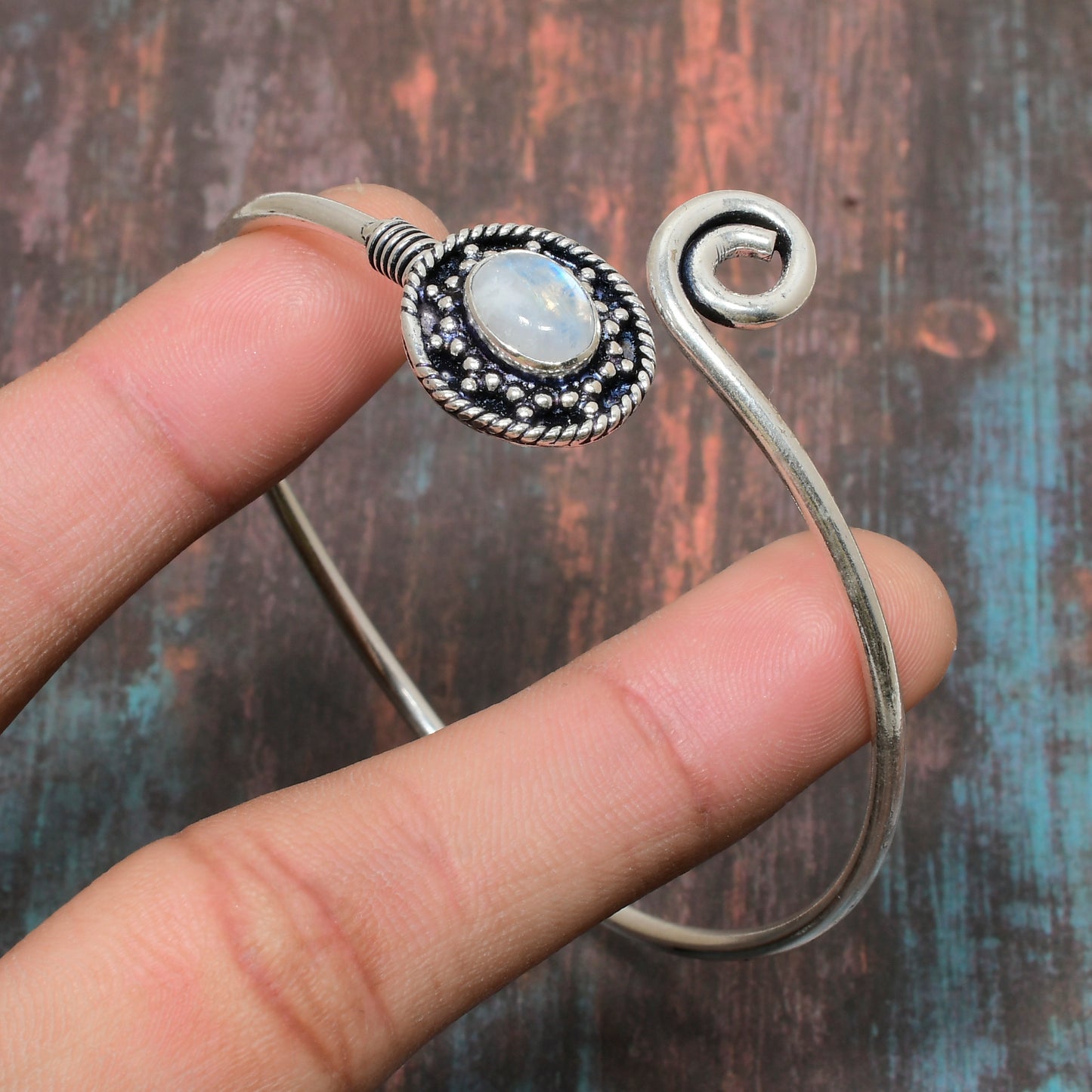 Luna’s Embrace – Silver Moonstone Cuff