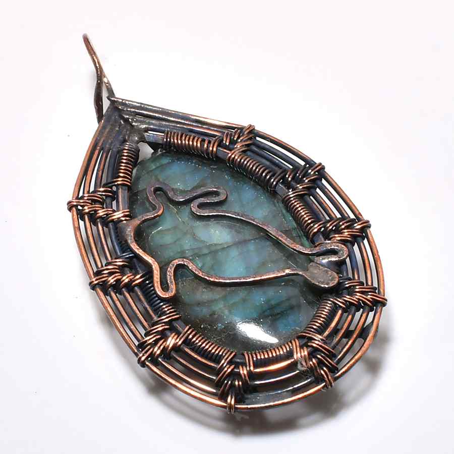 Mystic Labyrinth – Labradorite Copper Pendant