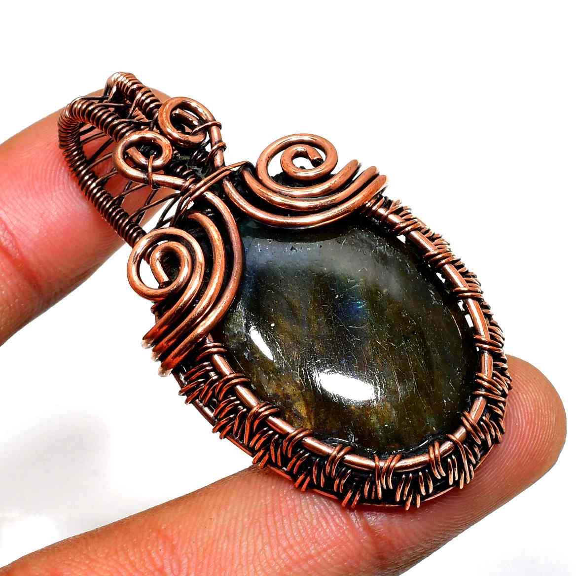 Ethereal Aura – Labradorite Copper Pendant