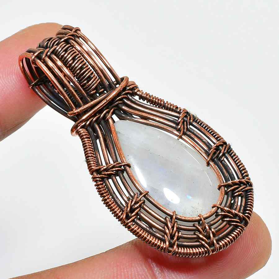 Luna’s Embrace – Moonstone Copper Pendant