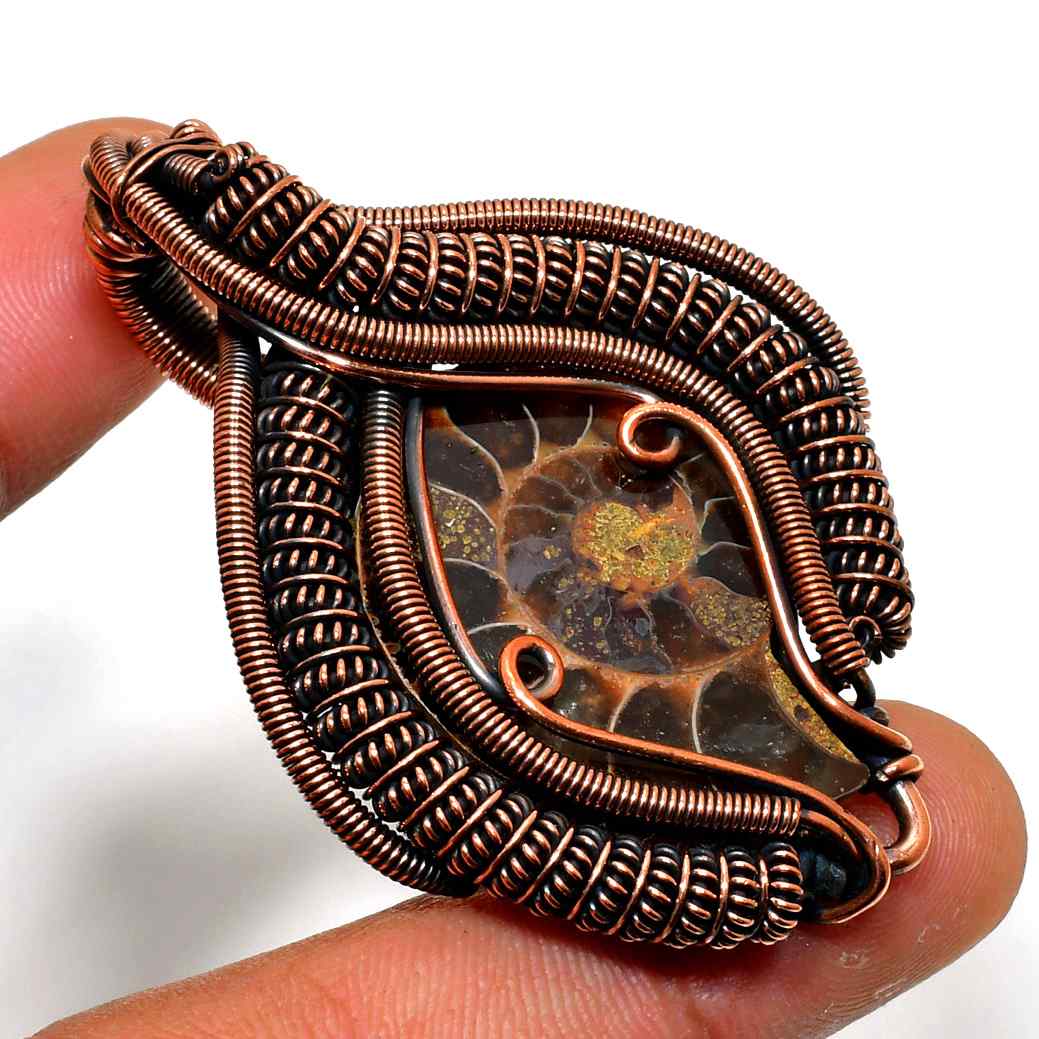 Serenity Veil – Amethyst Copper Pendant