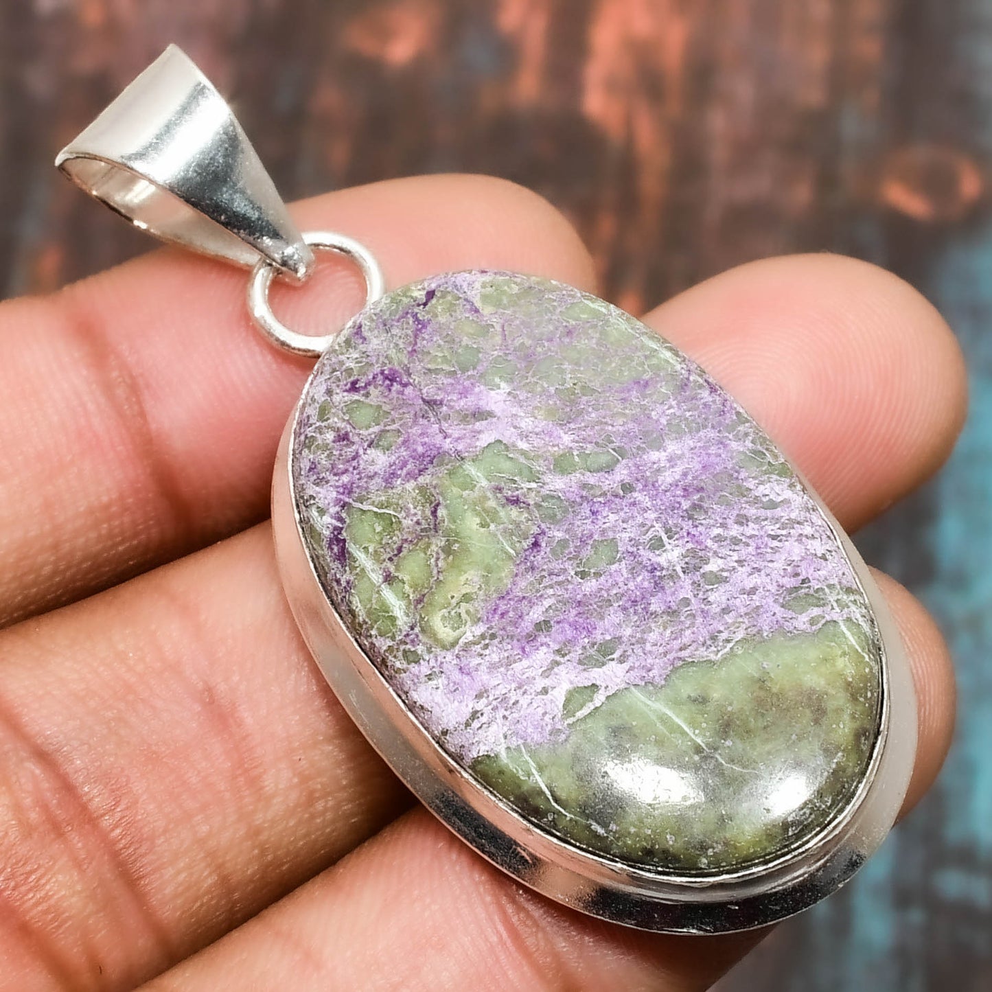 Tranquil Aura – Silver Harmony Gem Pendant