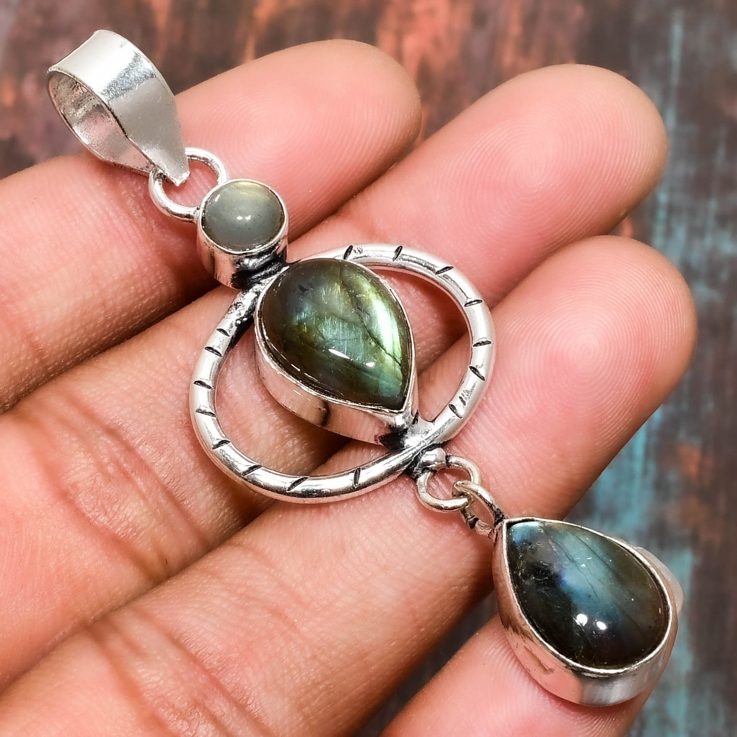 Selene’s Shield – Labradorite Silver Pendant